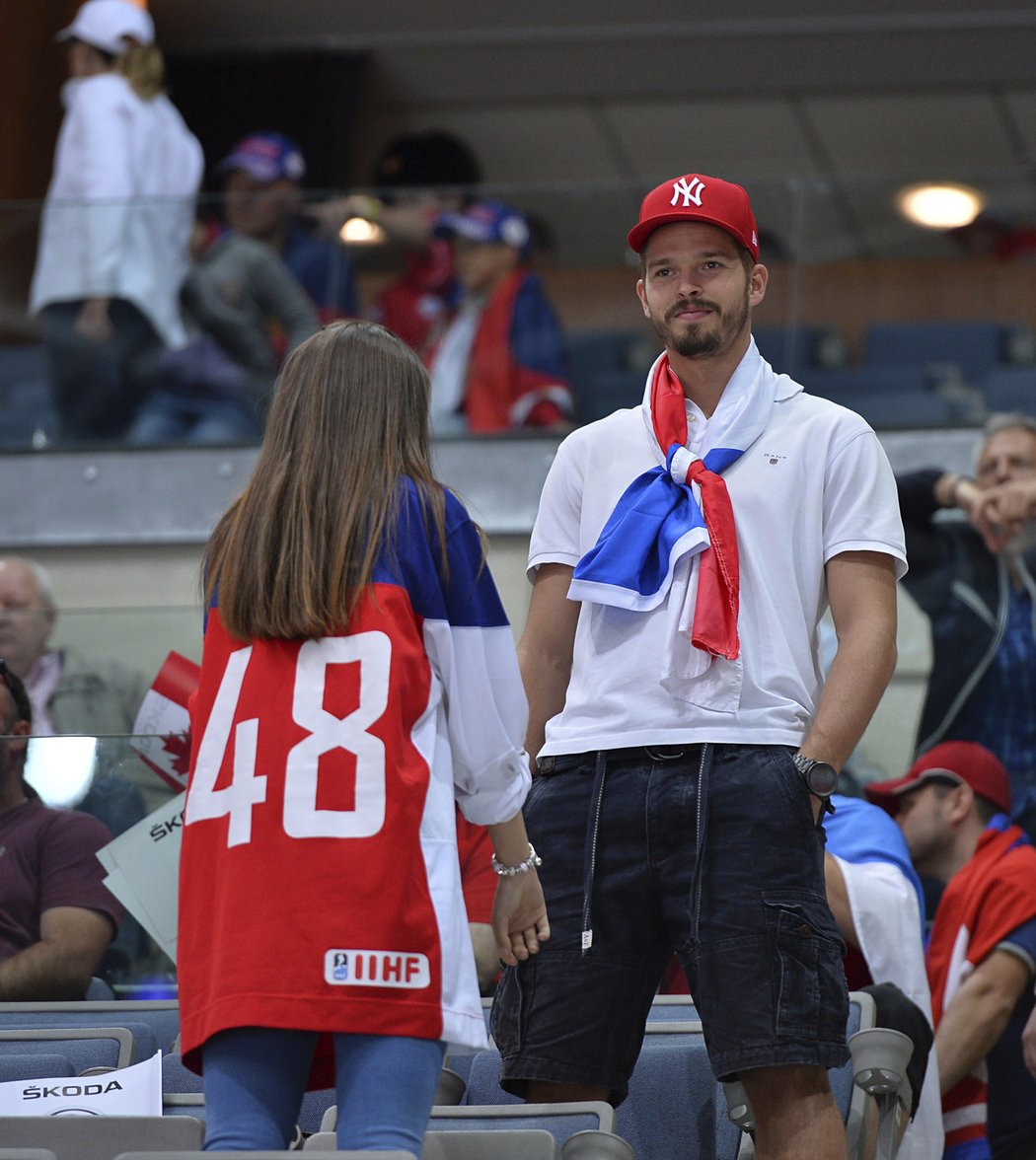 Hokejový brankář Domink Furch v hledišti v semifinále Česka s Kanadou