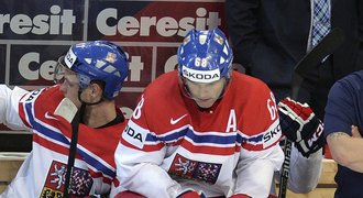 Došly nám síly, uznal po prohře Jágr. Neuznaný gól? V NHL by platil