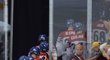 Čeští hokejisté opouští led v O2 areně po semifinálové porážce s Kanadou