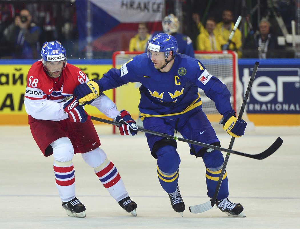 Staffan Kronwall a Jaromír Jágr během MS v roce 2015