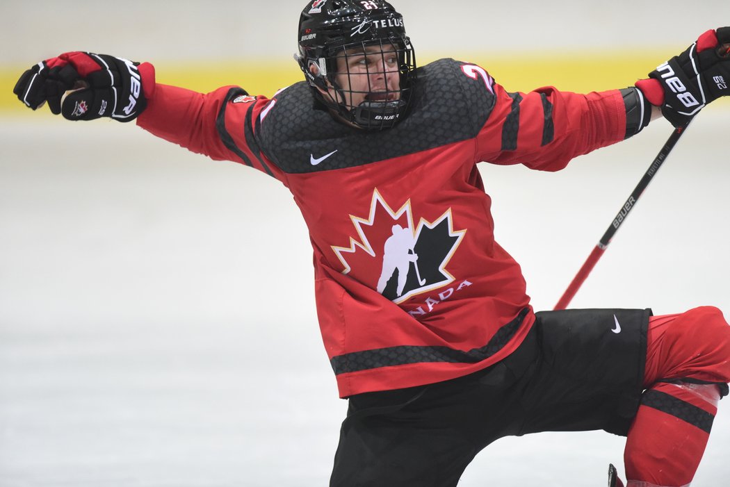 Kanaďan Cole Perfetti si na posledním Hlinka Gretzky Cupu připsal celkem 12 kanadských bodů