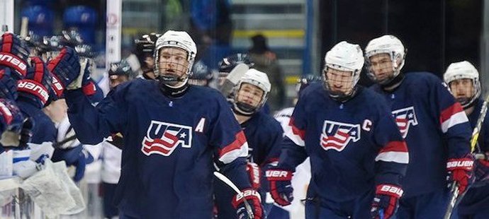 Hokejisté USA do 18 let porazili na světovém šampionátu v Popradu obhájce titulu z Finska a slaví desáté zlato v historii