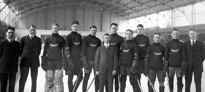 Kanadská hokejová reprezentace na mistrovství světa v Antverpách 1920, kde se poprvé střetla s československým mužstvem