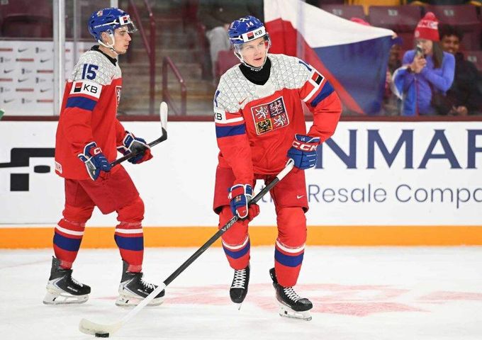 ONLINE: Česko - Dánsko. Junioři chtějí na MS první výhru a body, chytá Mařík ONLINE: Česko - Dánsko. Junioři chtějí na MS první výhru a body, chytá Mařík