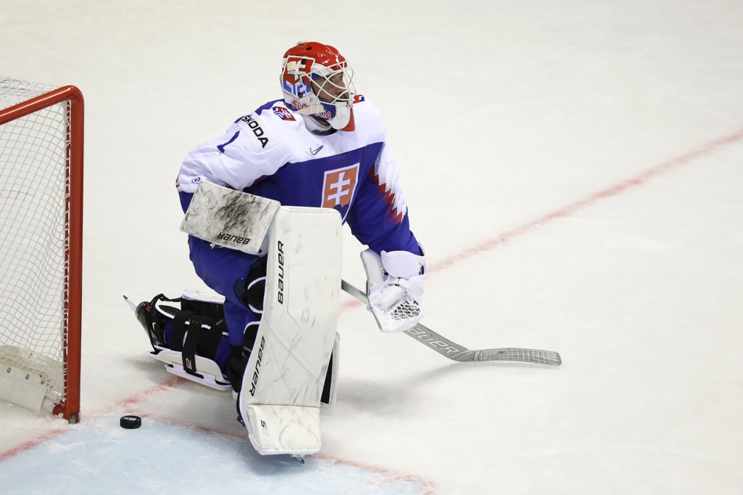 Gól Marka Stonea v přesilové hře necelé dvě sekundy před koncem zápasu rozhodl o vítězství Kanady nad Slovenskem 6:5 na mistrovství světa v Košicích.