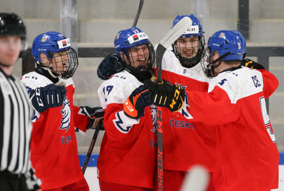 Čeští hokejisté do 18 let potvrdili roli favoritů ve čtvrtfinále proti Švýcarsku
