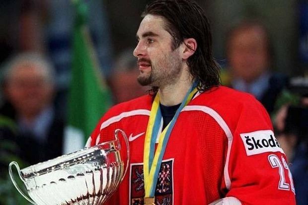 David Moravec zařídil na šampionátu v roce 2001 zlatý hattrick pro českou reprezentaci David Moravec zařídil na šampionátu v roce 2001 zlatý hattrick pro českou reprezentaci