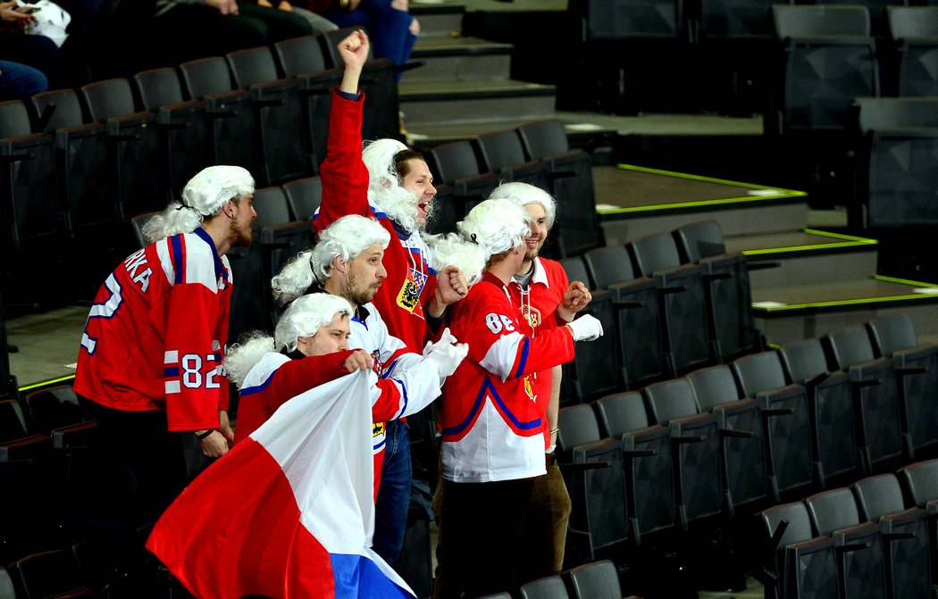Fanoušci českého národního týmu v zápase proti Bělorusku