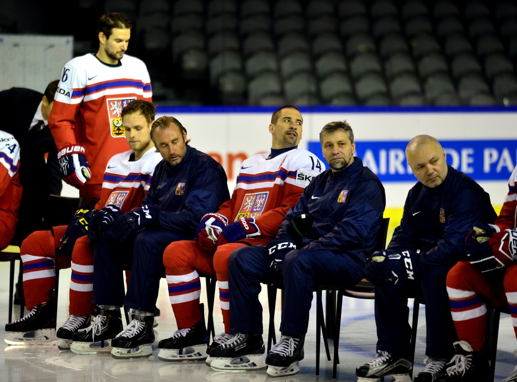 Tomáš Plekanec a Josef Jandač při týmovém focení na mistrovství světa