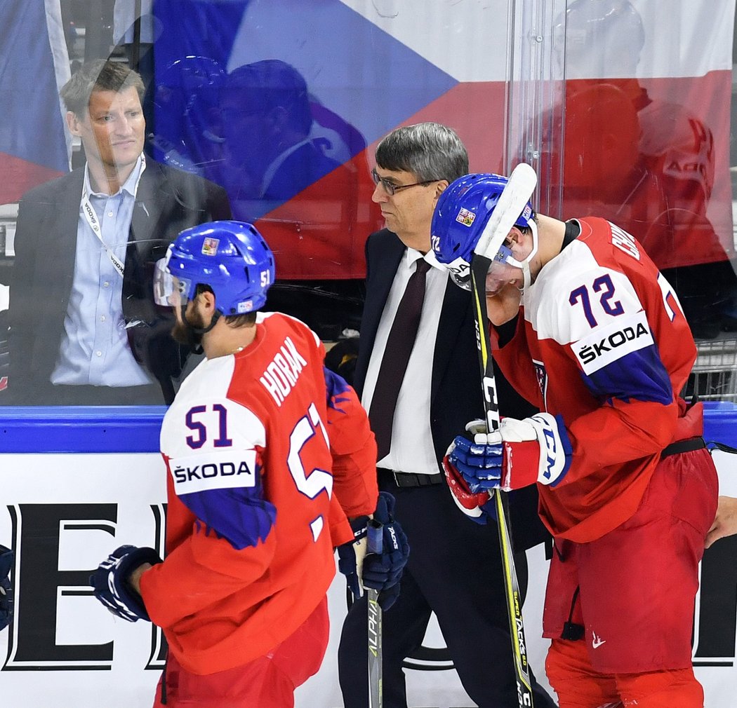 Útočník Filip Chytil schytal během utkání s Francií pořádnou ránu