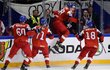 Čeští hokejisté se radují z gólu Martina Nečase, který skóroval 10 vteřin před koncem třetí třetiny