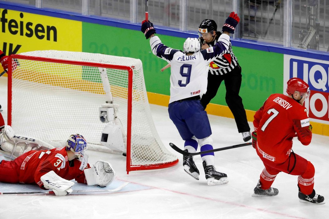 Damien Fleury se raduje z překonání běloruské obrany