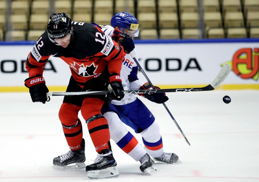 Josh Bailey v souboji s jihokorejským soupeřem