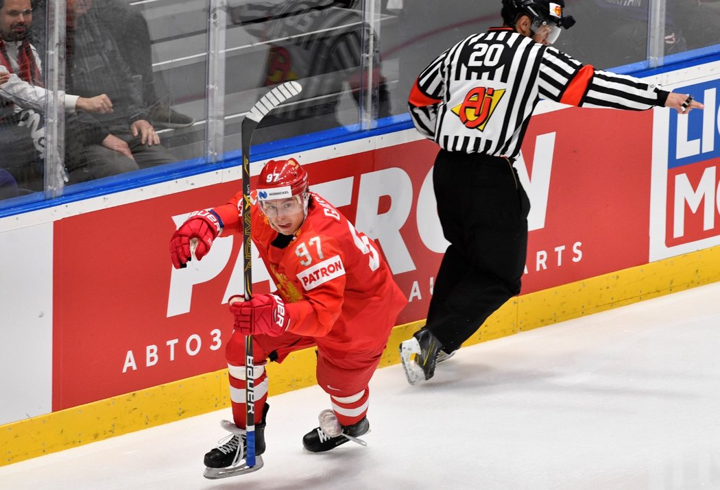 Ruský reprezentant Nikita Gusev oslavuje vstřelený gól ve čtvrtfinále