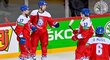 Čeští hokejisté se radují z gólu útočníka Filipa Chytila (uprostřed)