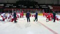 Čeští hokejisté po absolvování dvoudenní karantény již trénují v Rize