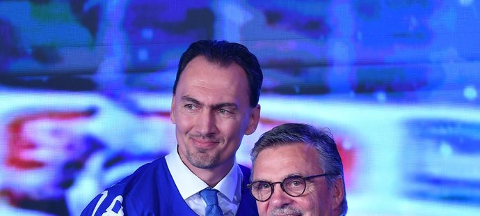 René Fasel uvedl do Síně slávy IIHF Miroslava Šatana