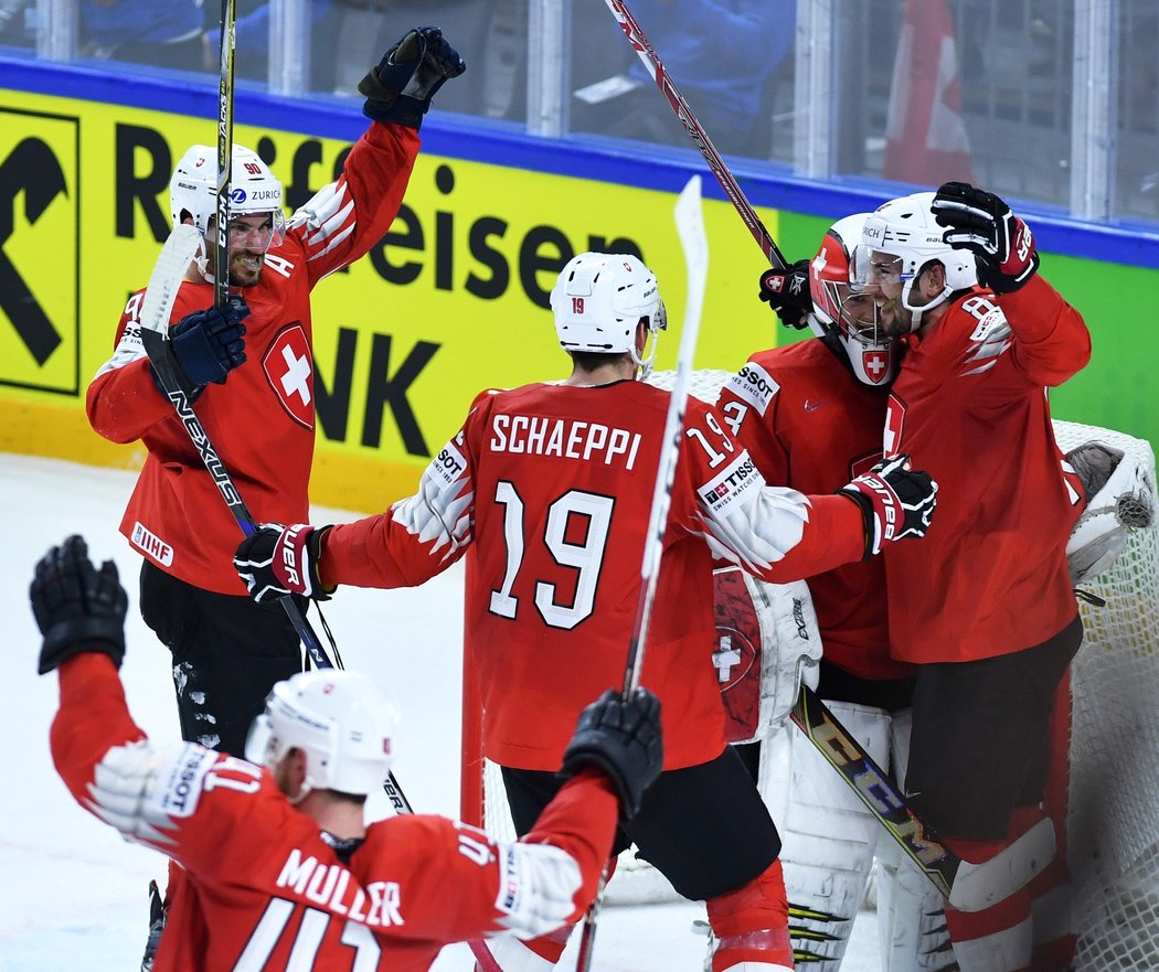 Hokejisté Švýcarska si zahrají ve finále MS