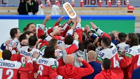 Čeští hokejisté oslavují zisk bronzových medailí na MS v hokeji ve Finsku 2022
