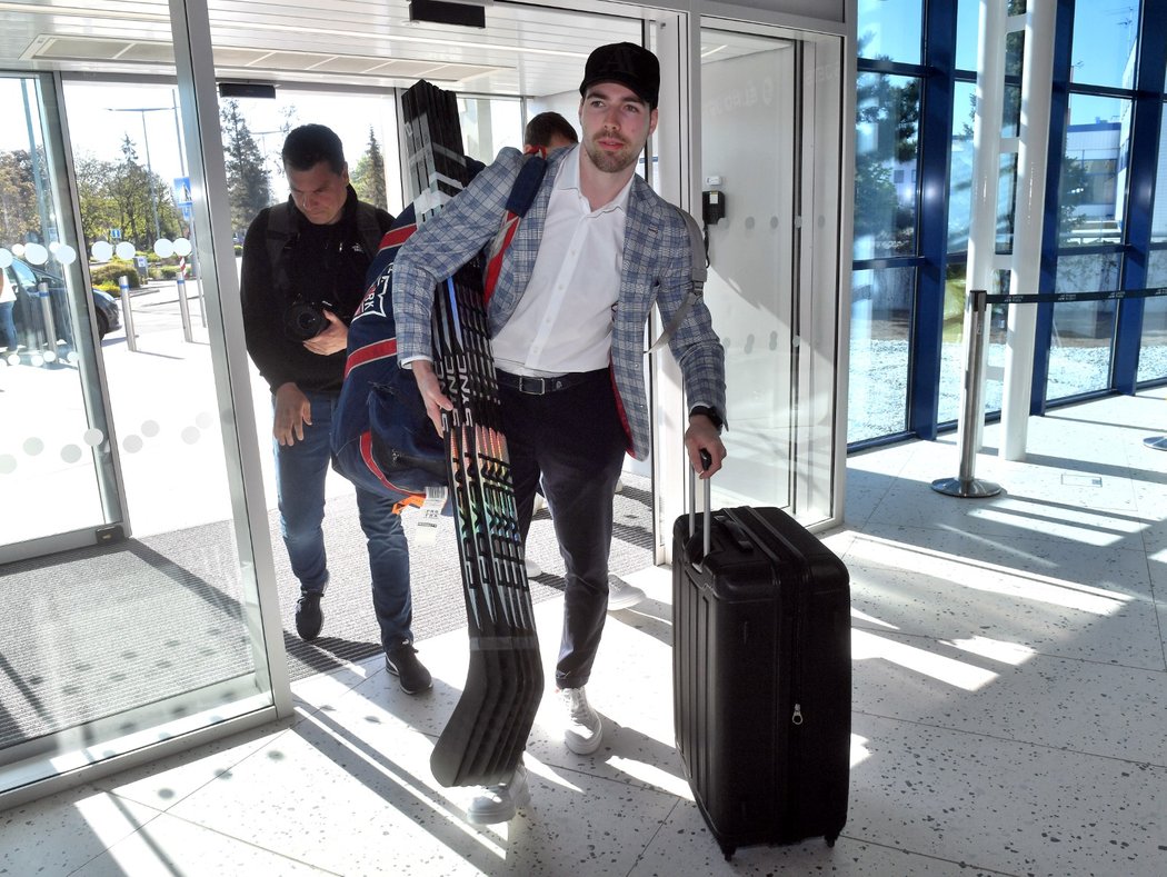 Zámořská posila české reprezentace Filip Chytil přichází na letiště