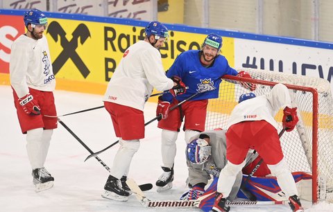 Čeští hokejisté se připravují na duel se Slovinskem