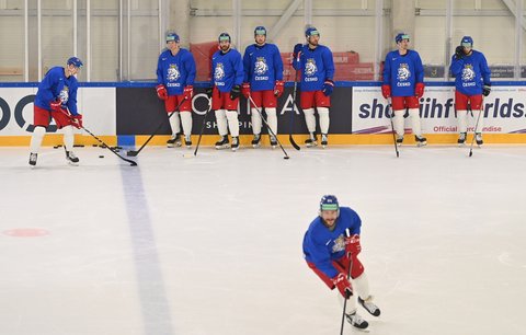 Čeští hokejisté se chystají na čtvrteční zápas proti Slovinsku