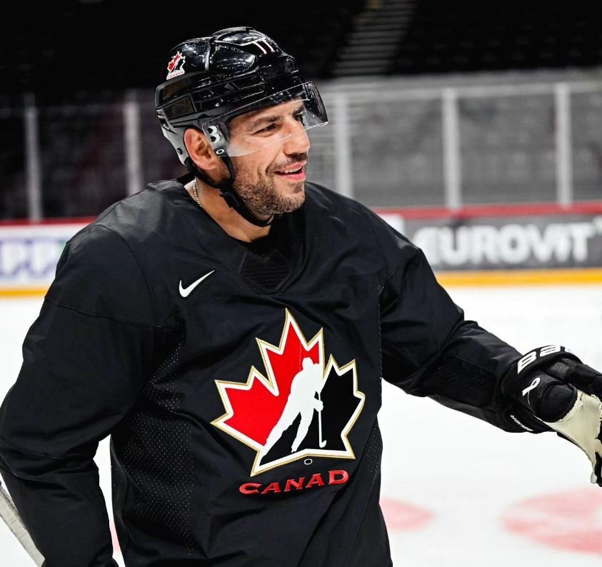 Zkušený útočník Milan Lucic se představuje na svém prvním mistrovství světa za Kanadu