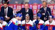 Andrej Podkonický, asistent trenéra slovenské reprezentace (vlevo) odchází do KHL