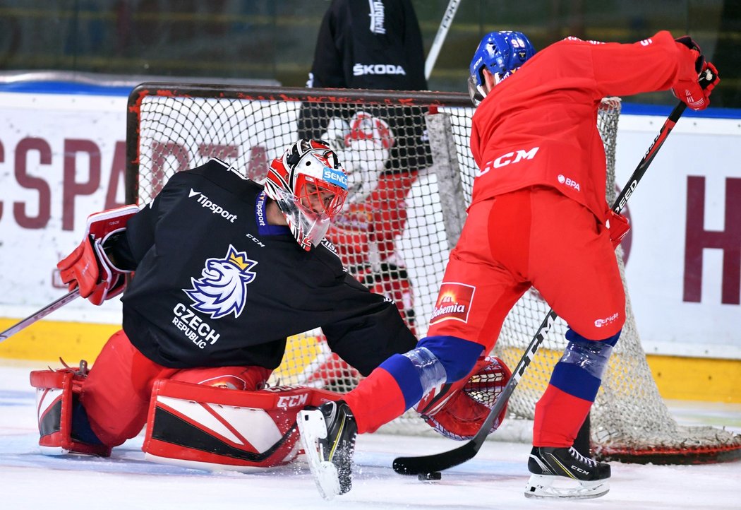 Jakub Kovář má v KHL s celým Jekatěrinburgem fantastickou formu, je nejlepším brankářem ligy