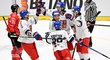 Čeští hokejisté se radují z druhé trefy proti Rakousku, o kterou se postaral obránce Andrej Šustr
