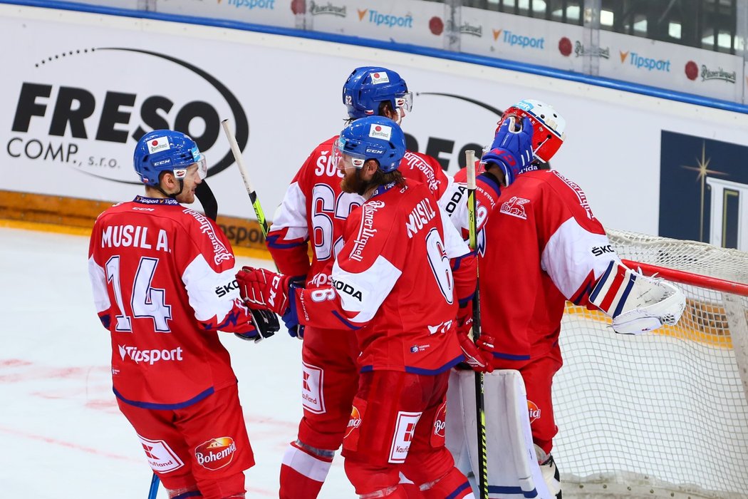 Čeští hokejisté se radují z vítězství nad Ruskem 4:0