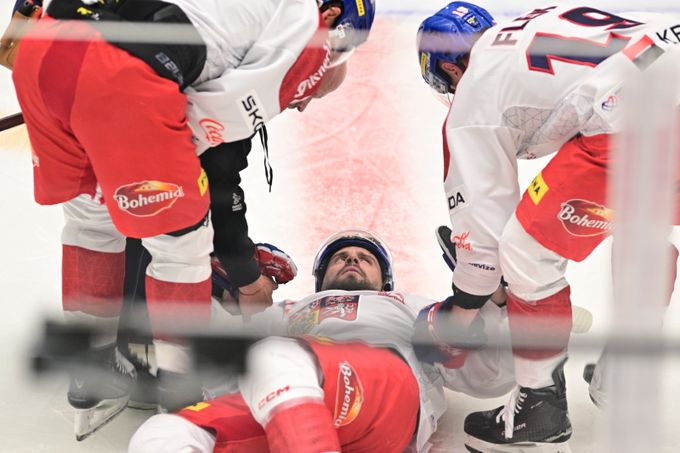 ONLINE: Česko - Finsko 0:0. První zápas v Budějovicích, Špaček se nezvedal z ledu ONLINE: Česko - Finsko 0:0. První zápas v Budějovicích, Špaček se nezvedal z ledu