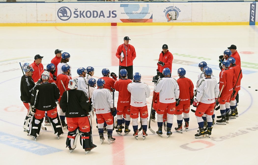 Finský trenér Kari Jalonen vedl poprvé trénink české hokejové reprezentace.