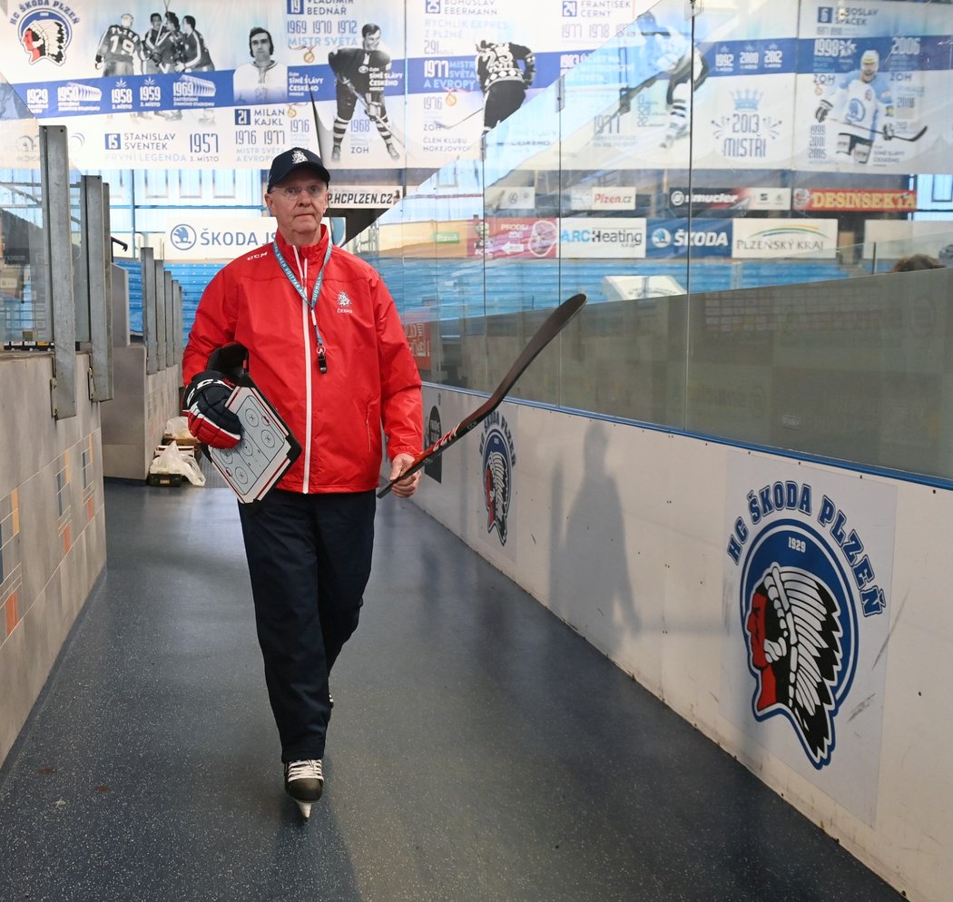Finský trenér Kari Jalonen vedl poprvé trénink české hokejové reprezentace.