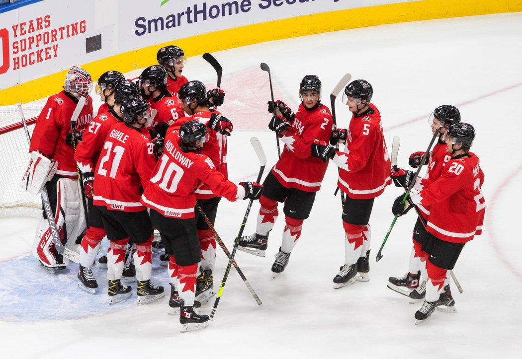 Kanadští hokejisté se radují z postupu do finále mistrovství světa do 20 let
