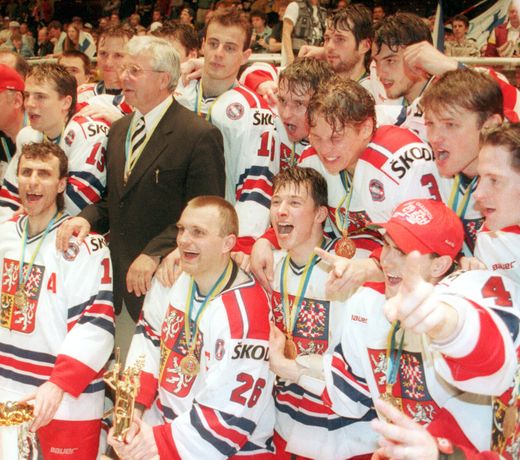 V roce 1996 slavili Češi první zlato po rozdělení státu V roce 1996 slavili Češi první zlato po rozdělení státu