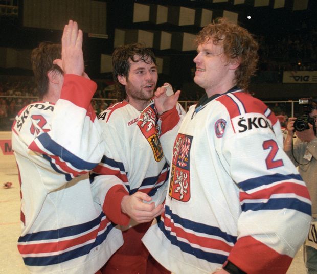 Brankář Roman Turek (vpravo) byl jednou z nejvýraznějších postav české reprezentace na MS 1996 Brankář Roman Turek (vpravo) byl jednou z nejvýraznějších postav české reprezentace na MS 1996
