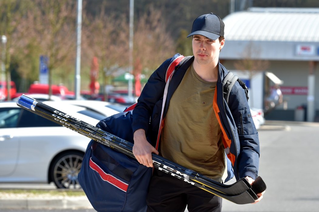 Devatenáctiletý útočník Filip Chytil se v pondělí v Karlových Varech připojil do přípravy národního týmu před mistrovstvím světa v Bratislavě