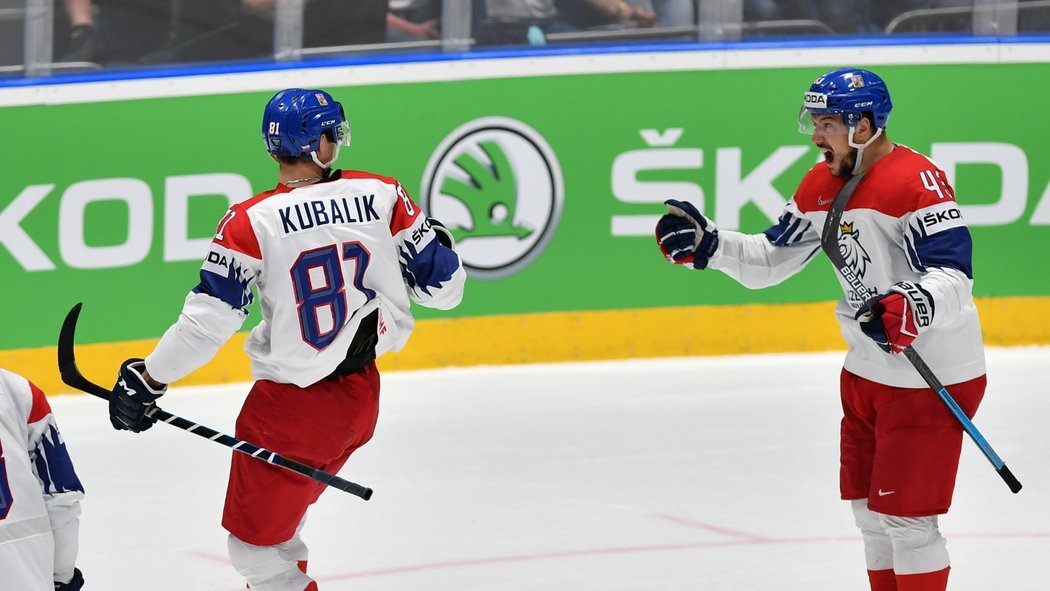 Český střelec Dominik Kubalík se raduje z gólu v utkání o bronz proti Rusku, připsal si už šestou trefu na šampionátu