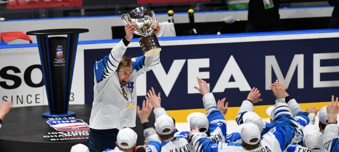 Finský kapitán Marko Anttila patřil mezi hlavní zlaté hrdiny, všechny čtyři góly na turnaji si schoval až na play off