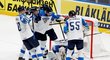 Finští hokejisté se sjeli u hlavního hrdiny semifinále proti Rusku, brankář Kevin Lankinen si připsal 32 úspěšných zákroků