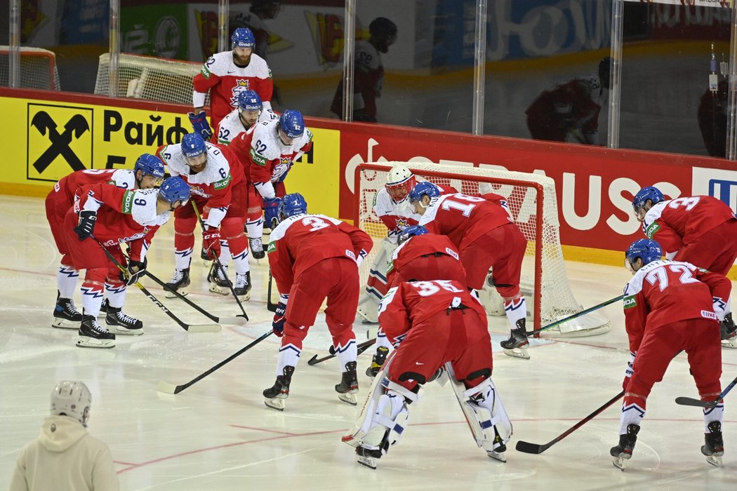 Čeští hokejisté se připravují krátce před duelem proti Švédsku