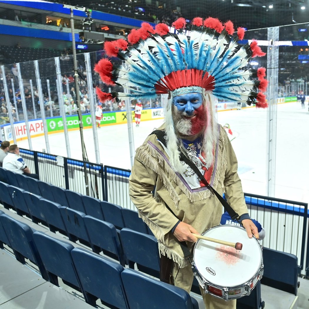 V indiánském převleku začal chodit Pavel Rajtmajer nejdříve v Plzni, pak začal objíždět i šampionáty