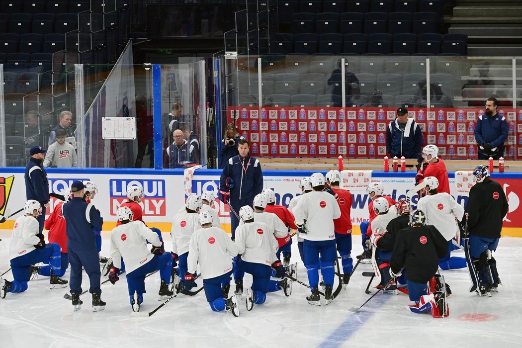 Americký trenér David Quinn promluvil exkluzivně pro iSport.cz před čtvrtfinále proti Česku