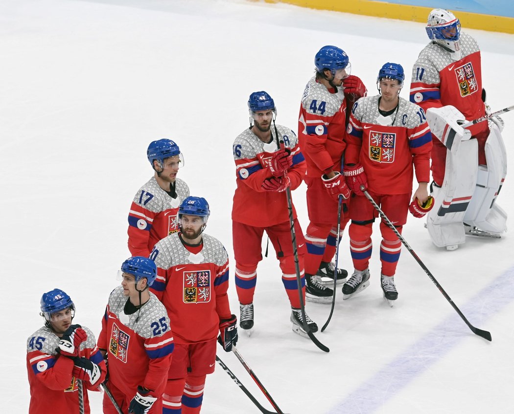Čeští hokejisté smutní po úvodní prohře s Dánskem