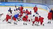Čeští hokejisté na tréninku před startem olympijského turnaje v Pekingu