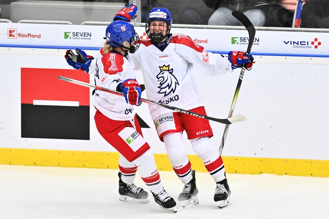České hokejistky porazily v Liberci Švédsko 5:2 a na turnaji, který pro ně byl generálkou na MS, obsadily druhé místo