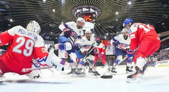 Česko - USA 0:6. Pád s favoritem na MS, hokejistky se půl zápasu držely