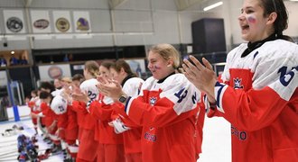 Hokejistky na MS do 18 let ovládly skupinu, ve čtvrtfinále vyzvou Švédky