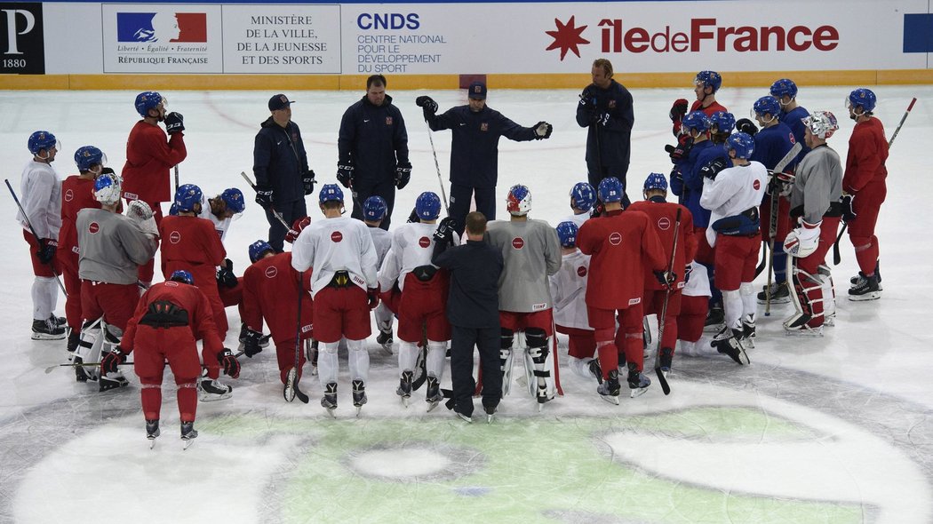 Čeští hokejisté se chystají na úvodní zápas s Kanadou